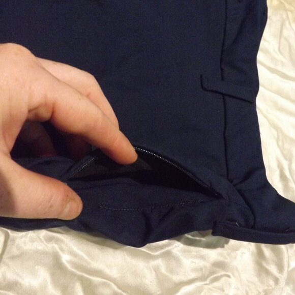 SWISSTECH Men's Performance Shorts Size 42 Navy Blue Hidden Zip Pocket - Picture 5 of 7